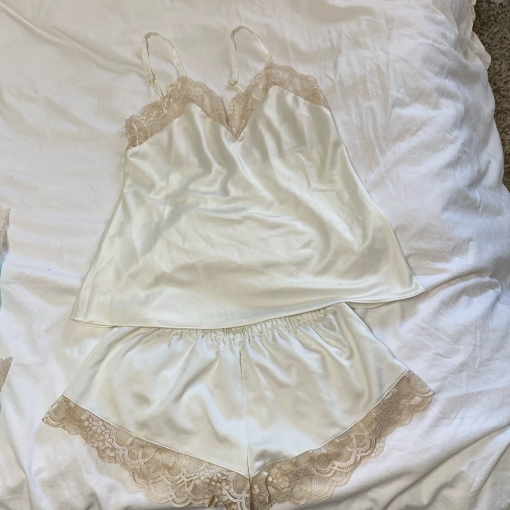Flora Nikrooz Gabby satin cami short set ivory size medium